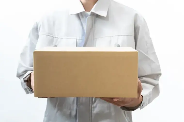 宅配便又は郵便物の受取りはフロントで対応